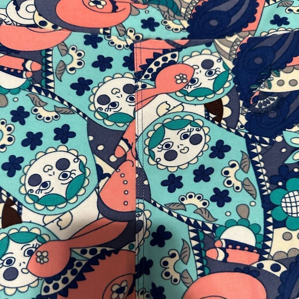 Lularoe Leggings Gorgeous Multicolor Russian Mishka Dolls, TC Tall And Curvy 
92 - Picture 3 of 7